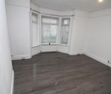 4 bedroom end of terrace house to rent - Photo 1