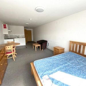 Studio to rent - Photo 3