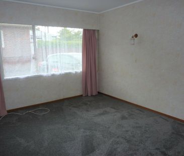 Spacious 3 Bedroom Unit - Photo 6