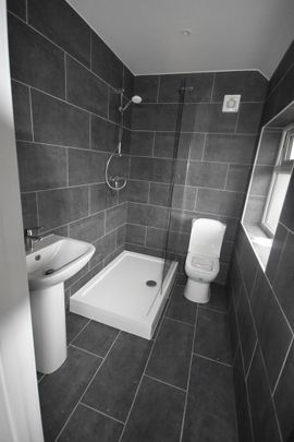 5 bedroom semi-detached house to rent - Photo 1