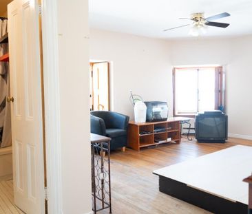 Beau 3 et demi VIEUX-QUEBEC 1150$ DISPO MAINTENANT - Photo 1