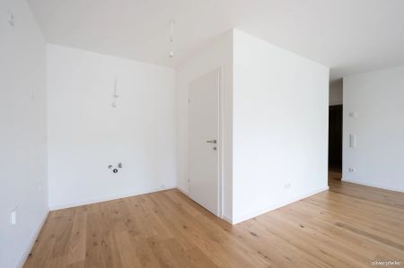 NEUBAUERSTBEZUG: MODERNE; RUHIGE 2 ZIMMERWOHNUNG MIT BEEINDRUCKENDEM BALKON + GARAGENPLATZ - Foto 2