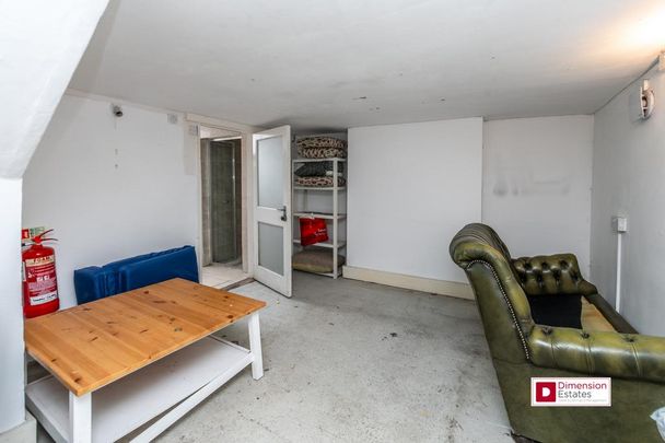 4 bedroom terraced house to rent - Photo 1