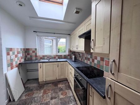 58 Bay Road, Larne, BT40 1DG - Photo 4