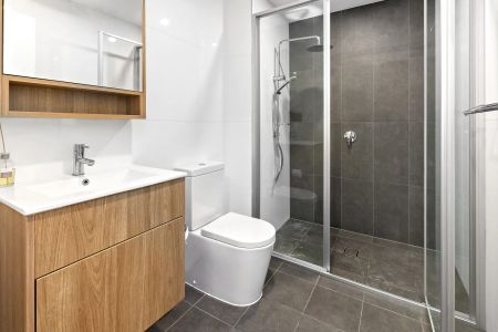 Gorgeous ONE BEDROOM Apartment with Parking - Photo 4