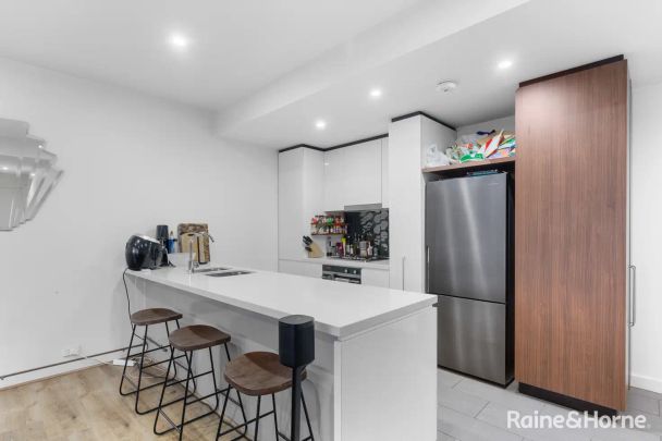 “Inner City Living At It's Best!” - Photo 1