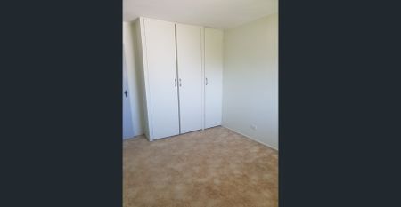 IDEAL LOCATION! - Photo 3