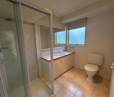 Spacious Family Living in Popular Lakewood Estate - Photo 5