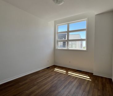 For Lease - 25 Albert Firman Lane, Markham, Ontario - Photo 3