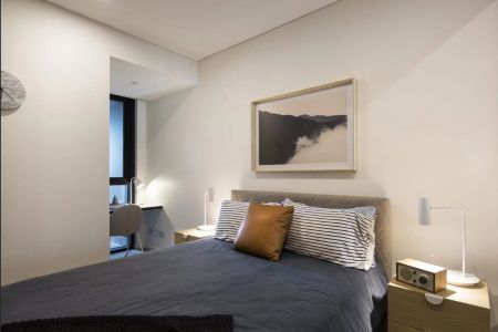 Stunning Unfurnished 2-Bedroom Apartment with Breathtaking City Views - Photo 3