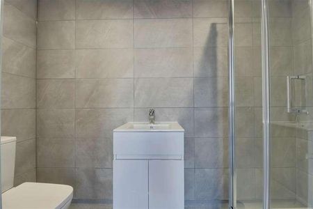 Stride Avenue, Portsmouth, PO3 - Photo 2