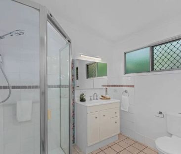 “Family Home in Ideal Location - Within Indooroopilly School Catchm... - Photo 3