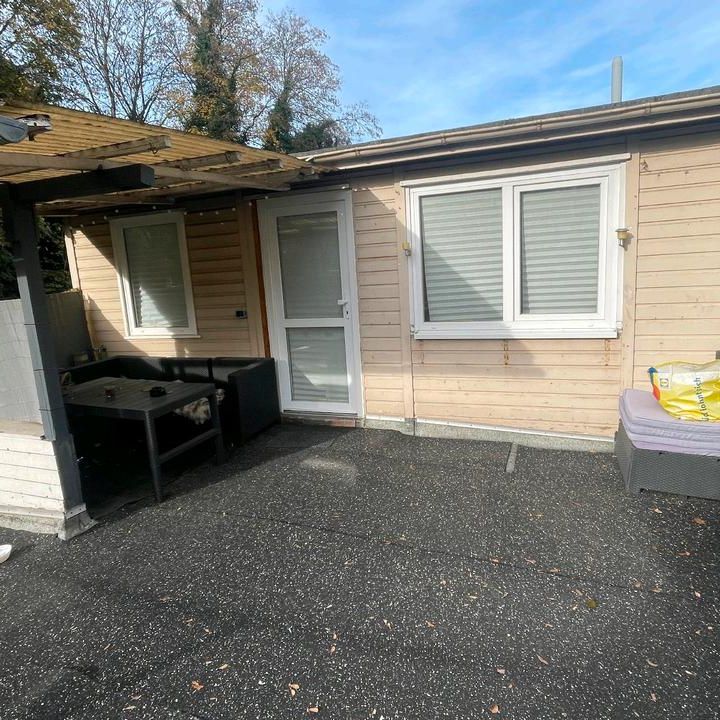 1 ZKB zentral mit Terasse - Photo 1