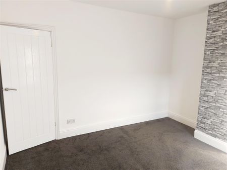 2 bedroom Terraced House to rent - Photo 3