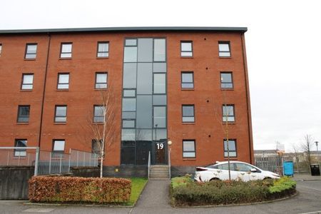 Cardon Square, Renfrew - Photo 4