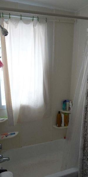 1 1/2 à louer - Photo 1