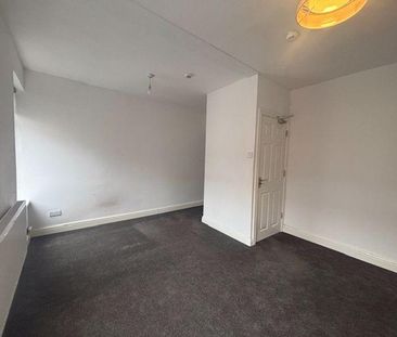 4 bedroom semi-detached house to rent - Photo 1