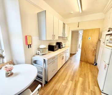 1 bedroom in a house share to rent - Photo 6
