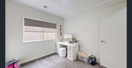 Modern Family Living in a Sought-After Bonnie Brook Pocket - Photo 2