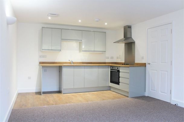 Kingston Road, Taunton - Photo 1