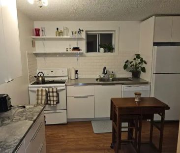 Secondary Suite with Wifi, Utilities, and TV Included | 2031 51 Avenue Southwest, Calgary - Photo 1