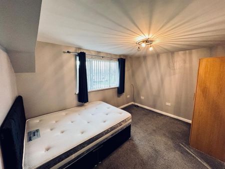 3 bedroom terraced house to rent - Photo 2