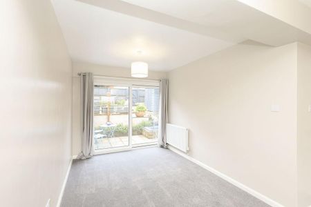 3 bedroom terraced house to rent - Photo 2