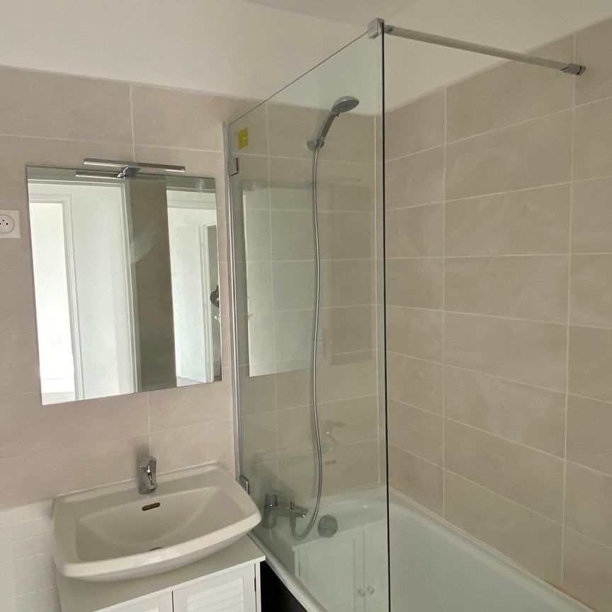 CAEN RUE CHATEAUBRIAND APPARTEMENT F2 53 M² AVEC CAVE ET GARAGE - Photo 1