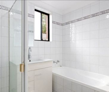 LARGE TWO BEDROOM HOME WITH SUNNY ASPECTS, SPACIOUS INTERIORS & SUP... - Photo 3