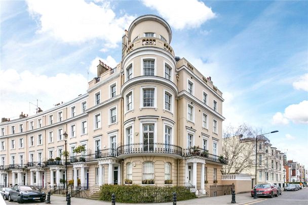 Royal Crescent, Holland Park, W11, London - Photo 1