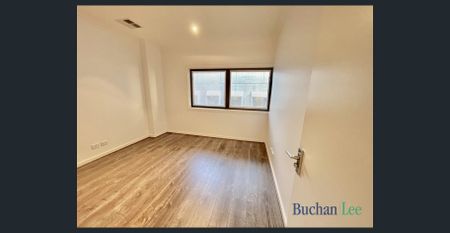 Escape to the City! - Photo 3