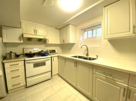 For Lease - 4 Ashstead Place, Toronto, Ontario - Photo 5