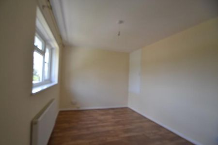 2 bedroom semi-detached house to rent - Photo 5