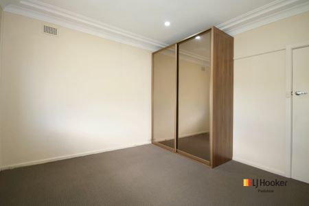 Convenient Padstow Living with Bonus Retreat Space - Photo 4