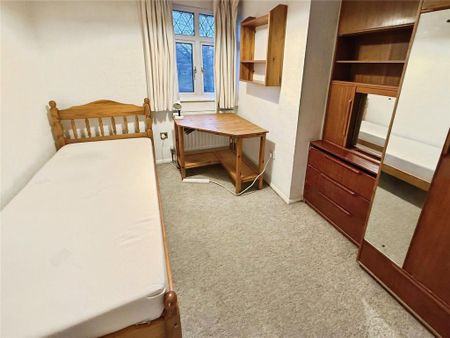 4 bedroom terraced house to rent - Photo 4