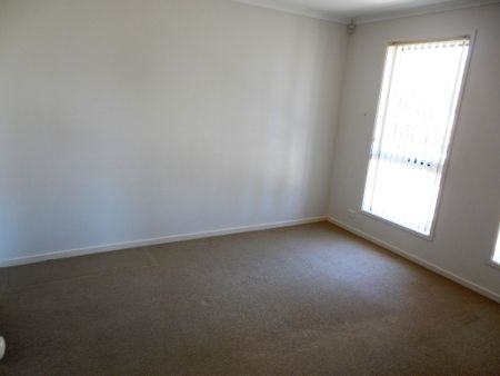 197 Anthony Rolfe Avenue, Gungahlin ACT 2912 - House For Rent | Domain - Photo 5