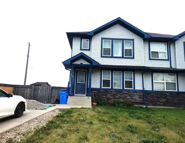 5-bedroom Saddleridge house for rent | Calgary - Photo 1