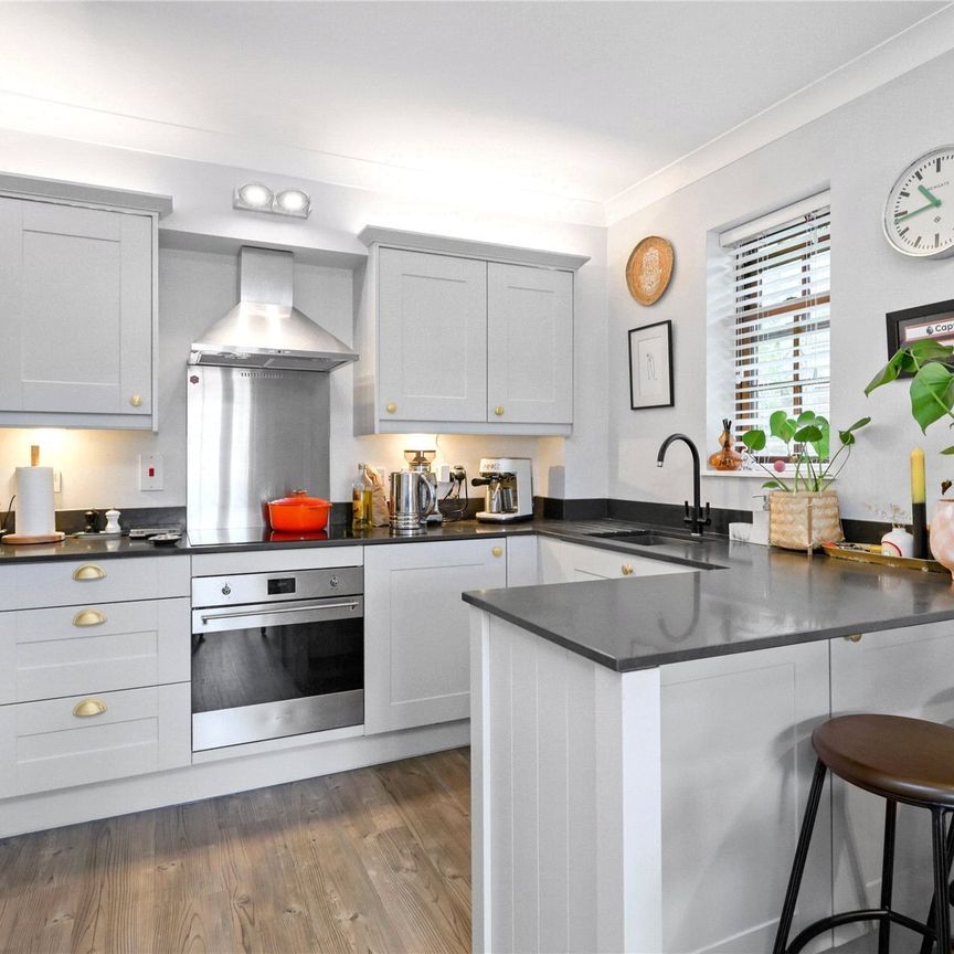 Princes Road, Weybridge, Surrey, KT13 flat to rent - Photo 1