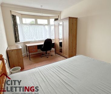 5 Bedroom Detached House - Photo 1