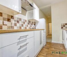 2 BEDROOM Apartment - First Floor - Photo 4