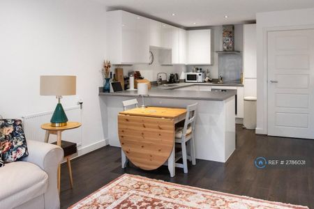 1 bedroom flat to rent - Photo 2