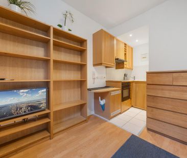 Flat 10 Fairholme Road, West Kensington W14 9JZ - Photo 4