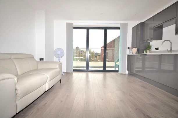 2 bedroom flat to rent - Photo 1