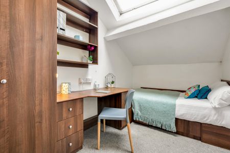 2 WINSTANLEY TERRACE Leeds - LS6 1DS - Photo 5