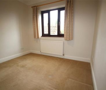 4 bedroom detached house to rent - Photo 3