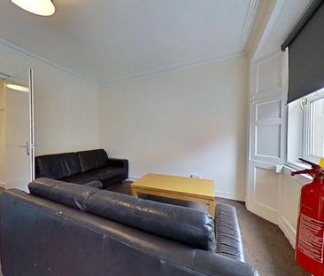 3 bedroom flat to rent - Photo 5