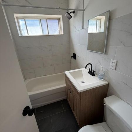 Grand 6 1/2 rénové - 4 chambres - Hochelaga-Maisonneuve - Photo 4