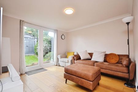 3 bedroom House To Let - Photo 3