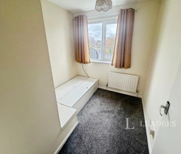 3 bedroom semi-detached house to rent - Photo 5