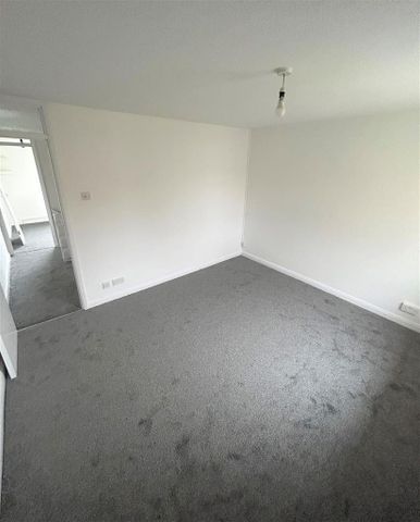 2 bedroom end of terrace house to rent - Photo 5